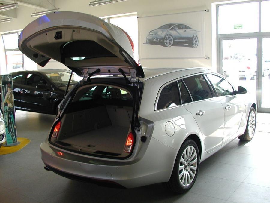  Opel Insignia Sports Tourer 2008 года  (фото 7 из 127)